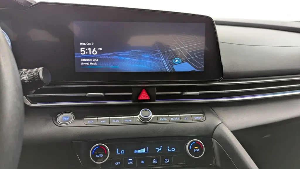 2024 HYUNDAI ELANTRA SEL photo 27