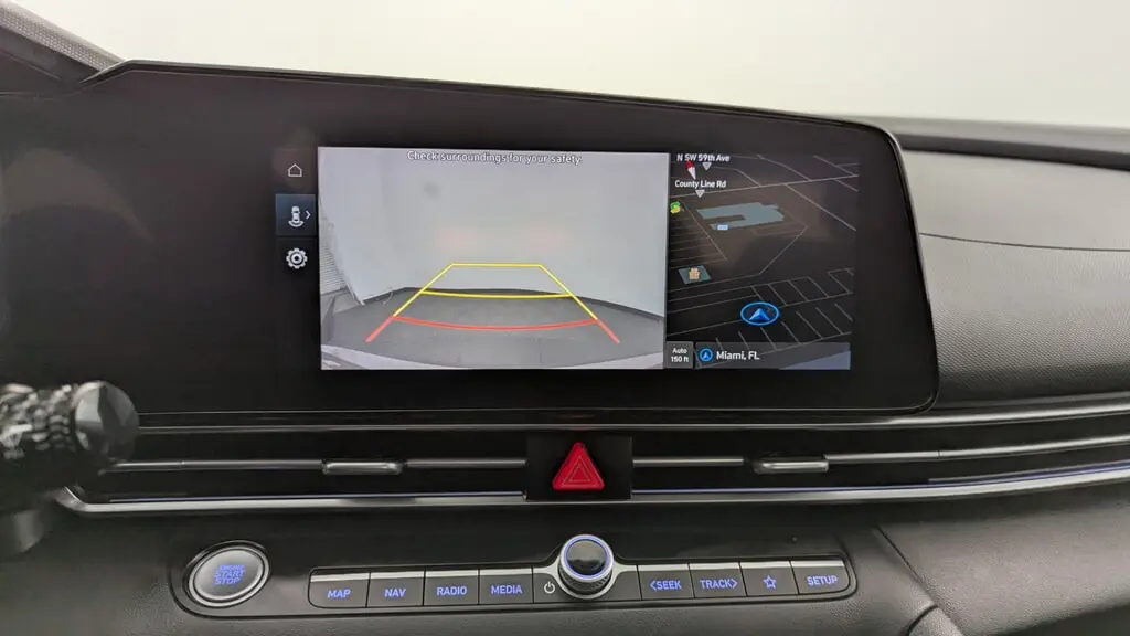 2024 HYUNDAI ELANTRA SEL photo 28