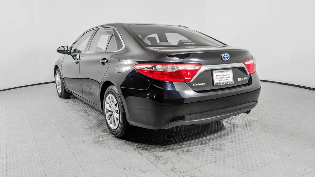 2015 TOYOTA CAMRY HYBRID LE photo 5