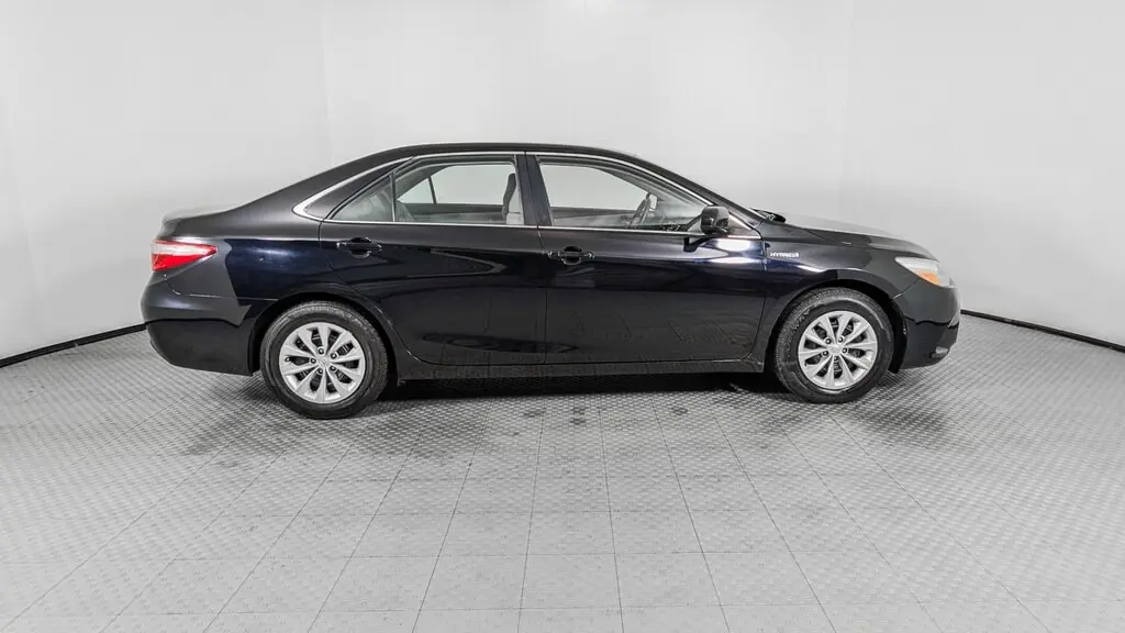 2015 TOYOTA CAMRY HYBRID LE photo 8