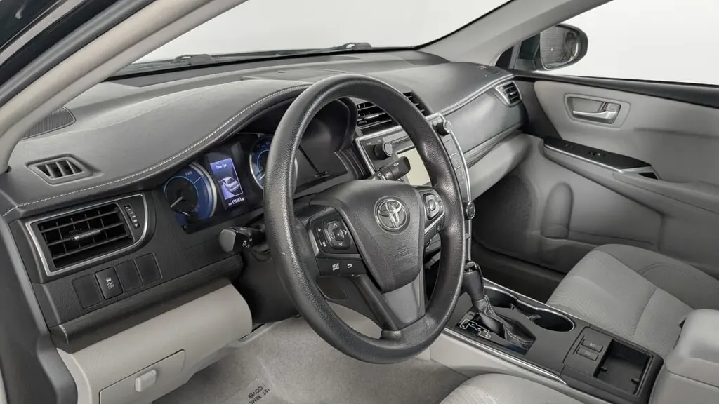 2015 TOYOTA CAMRY HYBRID LE photo 23