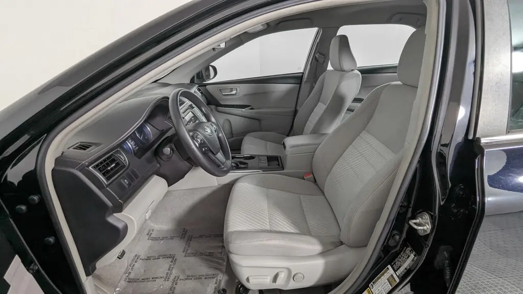 2015 TOYOTA CAMRY HYBRID LE photo 25
