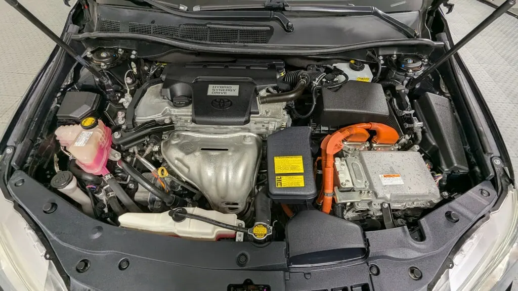 2015 TOYOTA CAMRY HYBRID LE photo 31