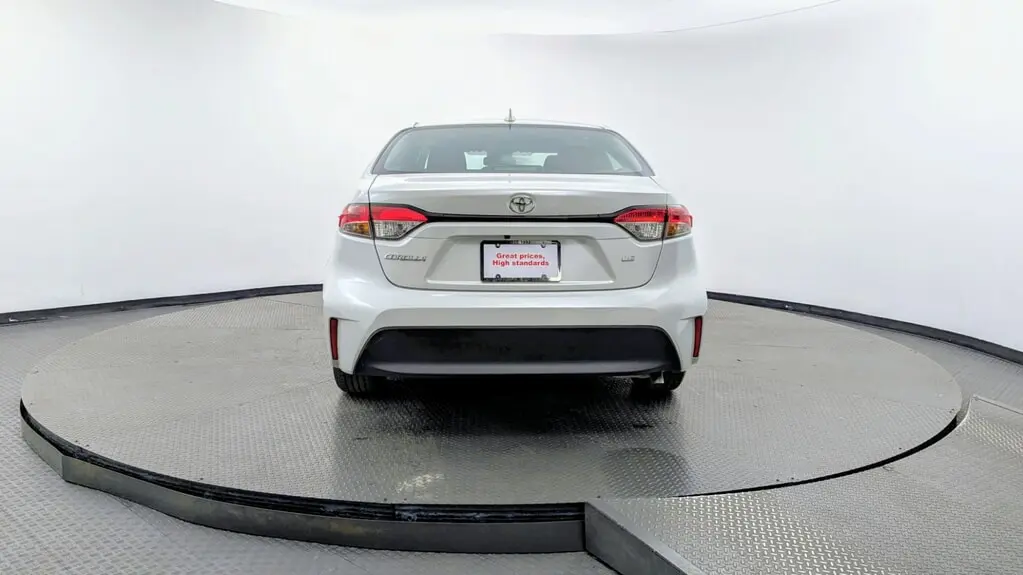 2025 TOYOTA COROLLA LE photo 6