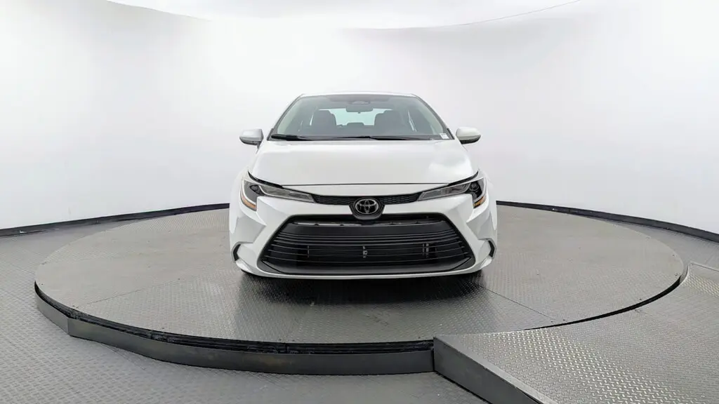 2025 TOYOTA COROLLA LE photo 11