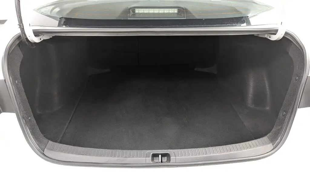 2025 TOYOTA COROLLA LE photo 17