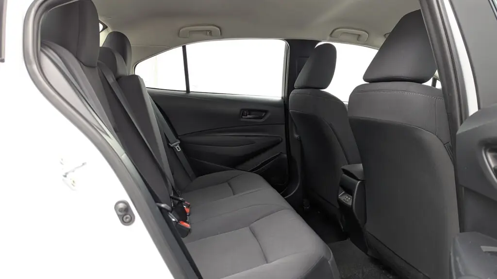 2025 TOYOTA COROLLA LE photo 18