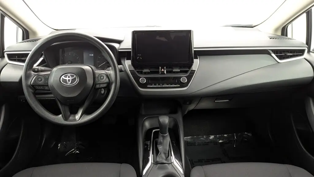 2025 TOYOTA COROLLA LE photo 25