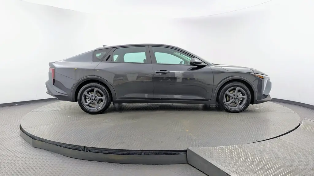 2026 KIA K4 LXS photo 8