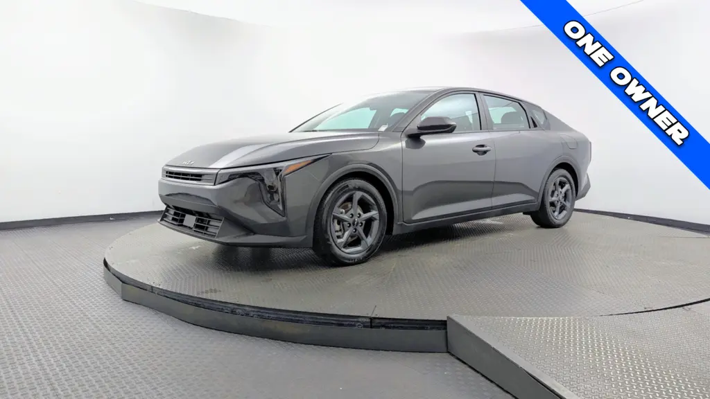 2026 KIA K4 LXS photo 1