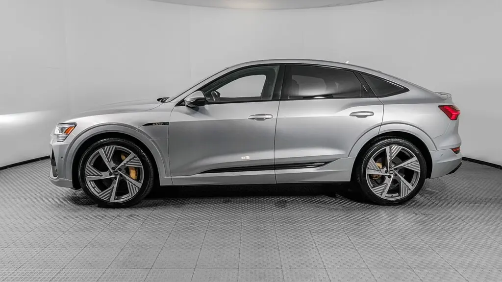 2022 AUDI E-TRON SPORTBACK S LINE PRESTIGE photo 2