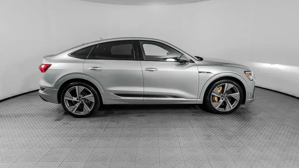 2022 AUDI E-TRON SPORTBACK S LINE PRESTIGE photo 7