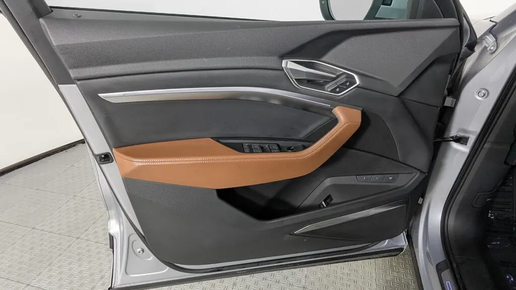 2022 AUDI E-TRON SPORTBACK S LINE PRESTIGE photo 11