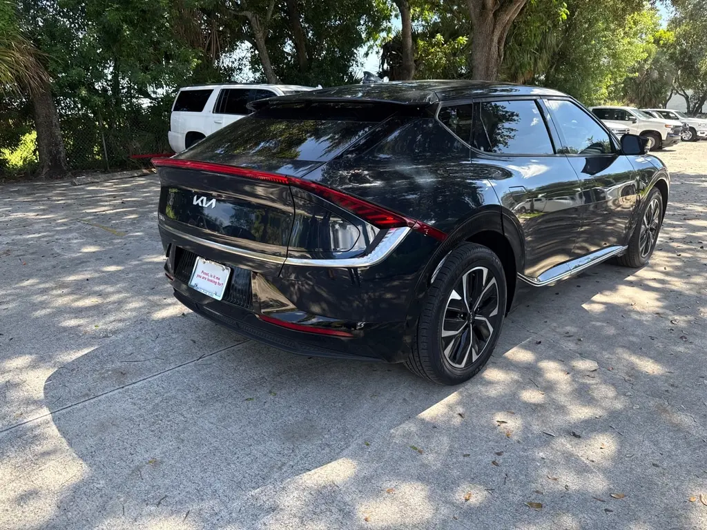 2024 KIA EV6 WIND photo 5