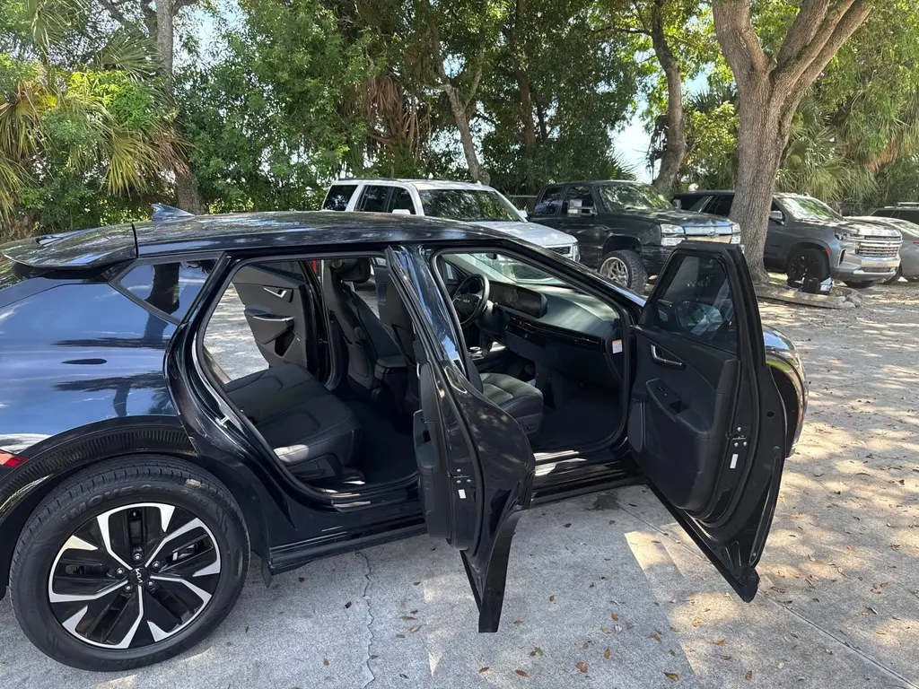 2024 KIA EV6 WIND photo 12