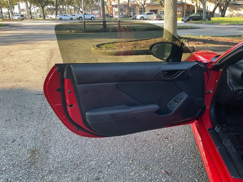 2022 TOYOTA GR86 photo 9