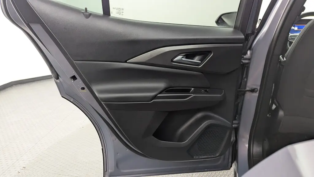2025 CHEVROLET EQUINOX EV LT1 W/PCY photo 12
