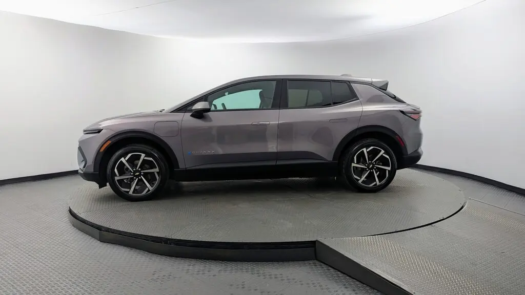2025 CHEVROLET EQUINOX EV LT1 W/PCY photo 2