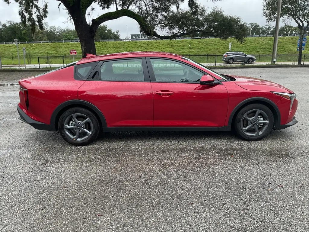 2026 KIA K4 LXS photo 6