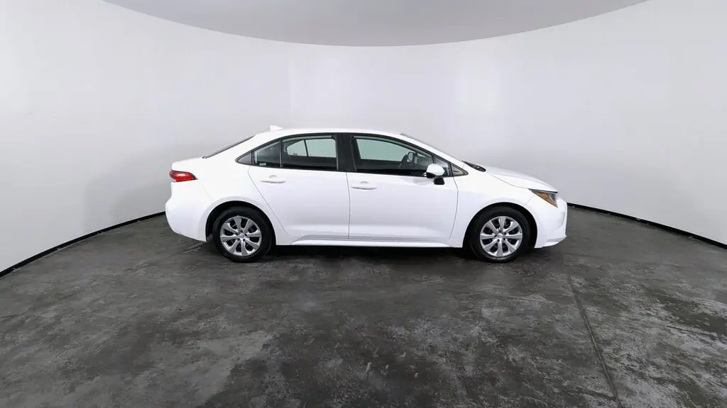 2024 TOYOTA COROLLA LE photo 6
