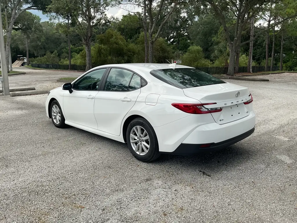 2025 TOYOTA CAMRY LE photo 3