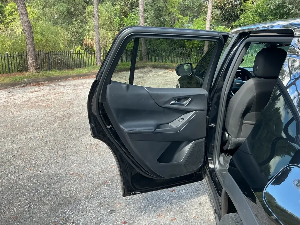 2025 CHEVROLET EQUINOX FWD LT photo 11