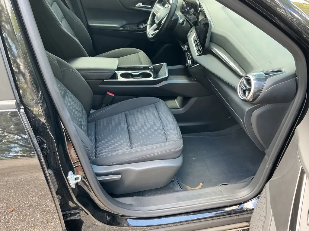 2025 CHEVROLET EQUINOX FWD LT photo 18