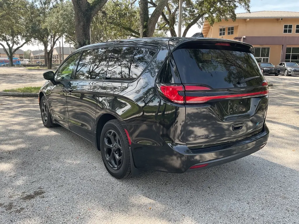 2023 CHRYSLER PACIFICA HYBRID LIMITED photo 3
