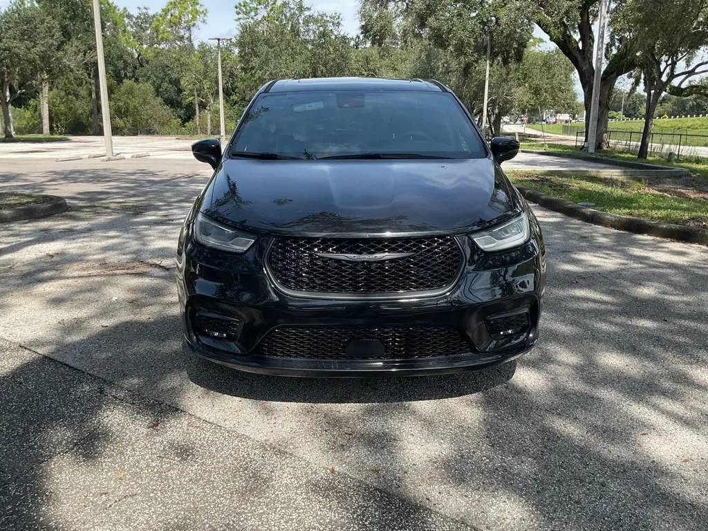 2023 CHRYSLER PACIFICA HYBRID LIMITED photo 8
