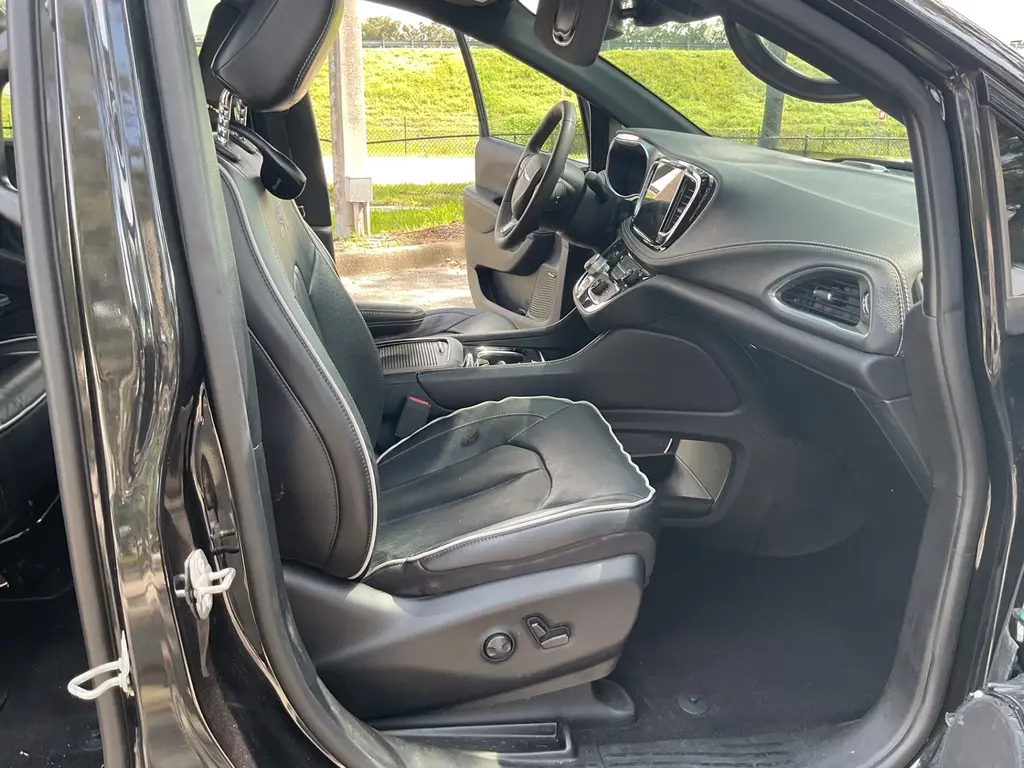 2023 CHRYSLER PACIFICA HYBRID LIMITED photo 15