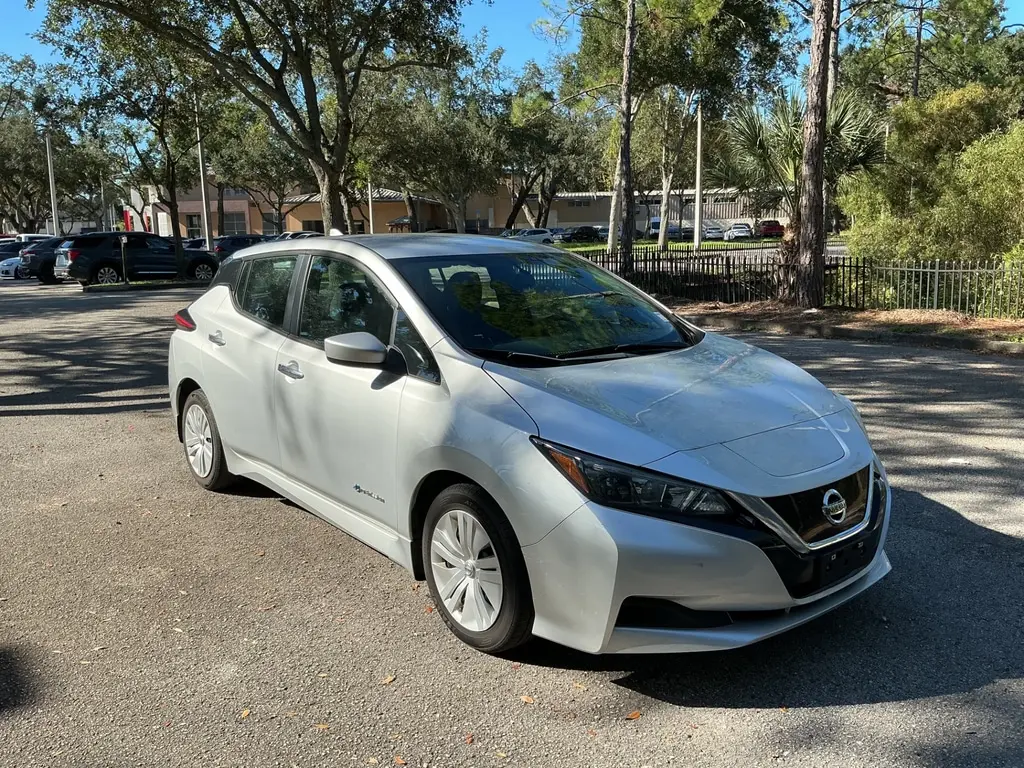 2018 NISSAN LEAF S photo 7