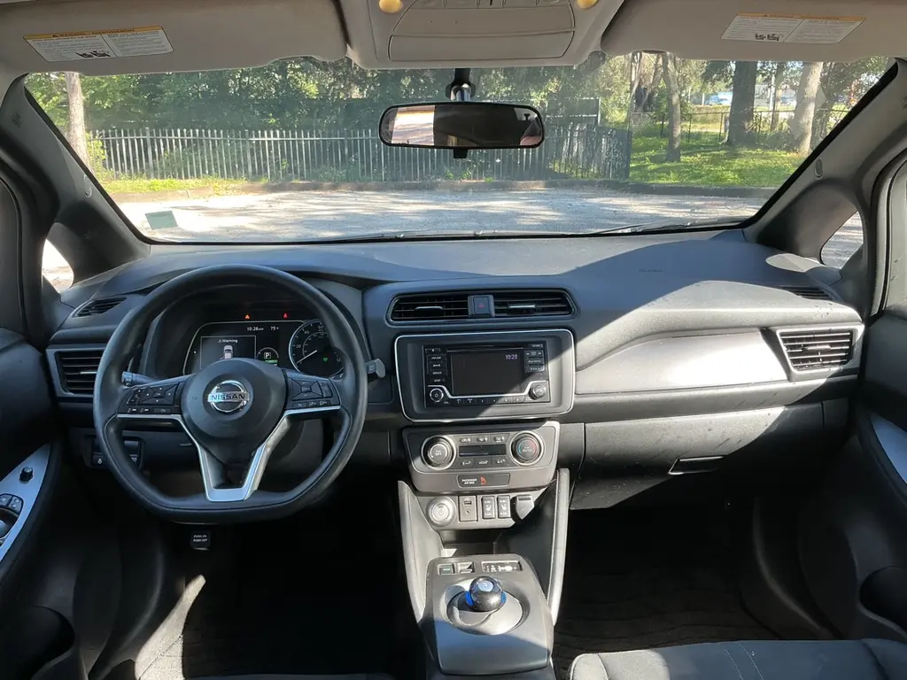 2018 NISSAN LEAF S photo 13