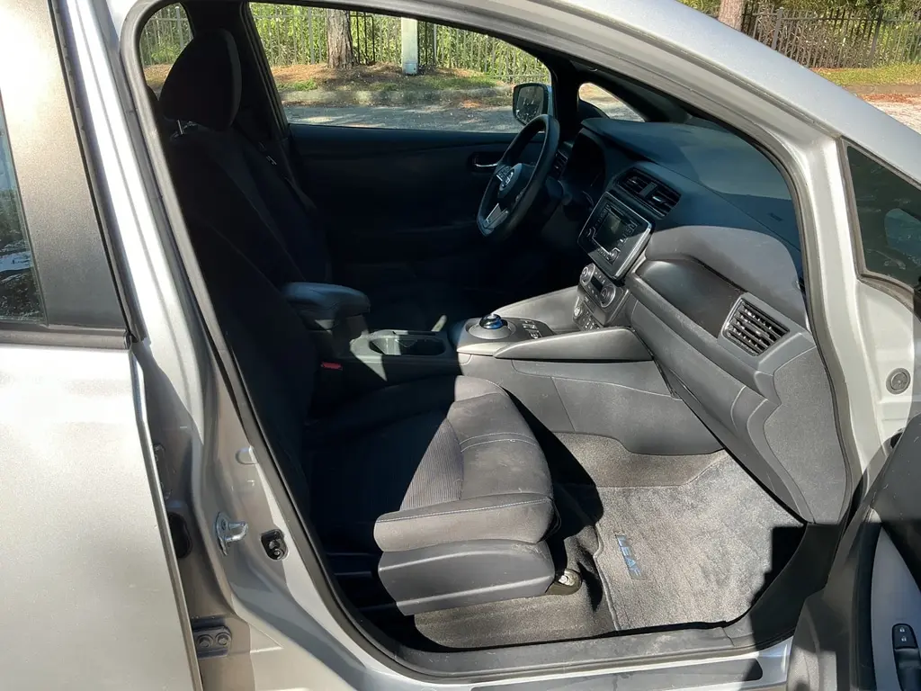 2018 NISSAN LEAF S photo 18
