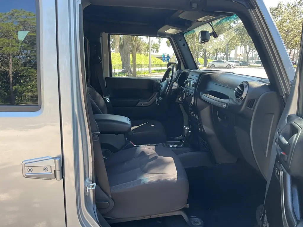 2015 JEEP WRANGLER UNLIMITED SPORT photo 18
