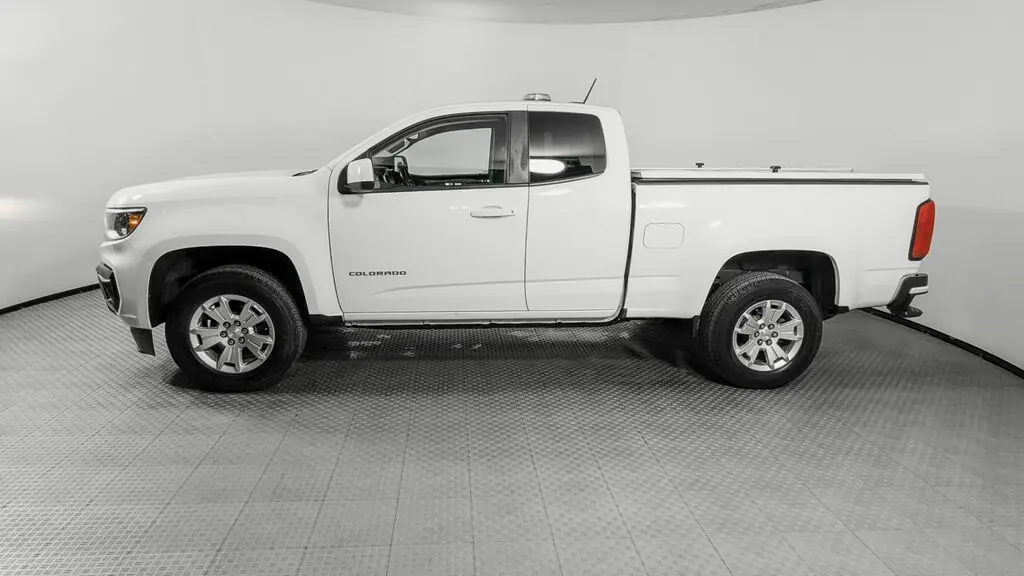 2022 CHEVROLET COLORADO 2WD LT photo 2