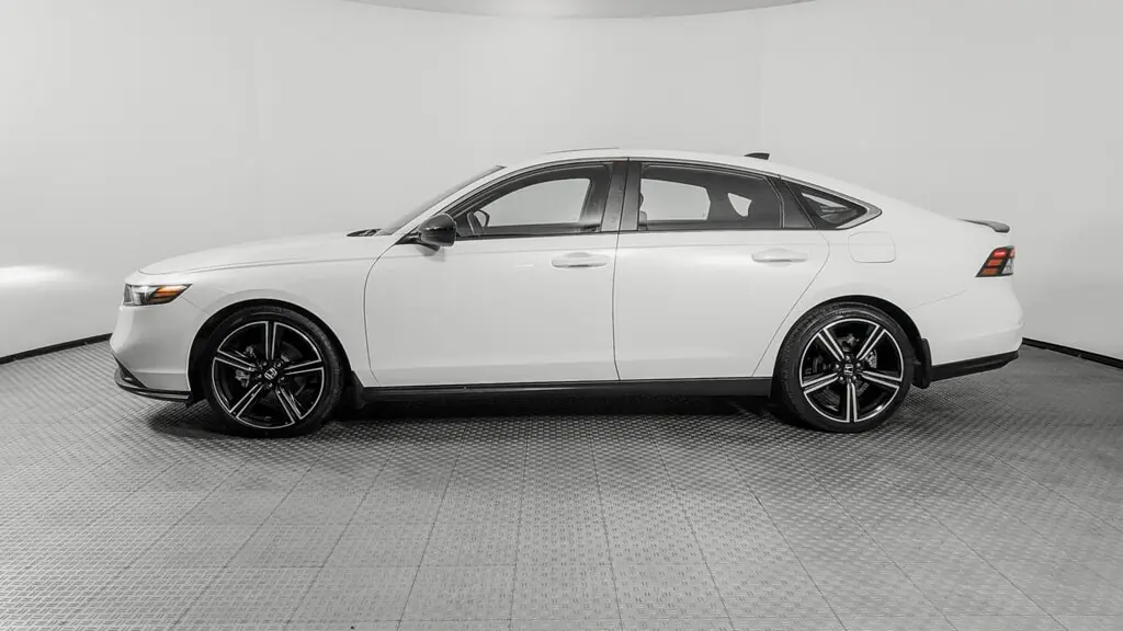 2025 HONDA ACCORD HYBRID SPORT photo 2