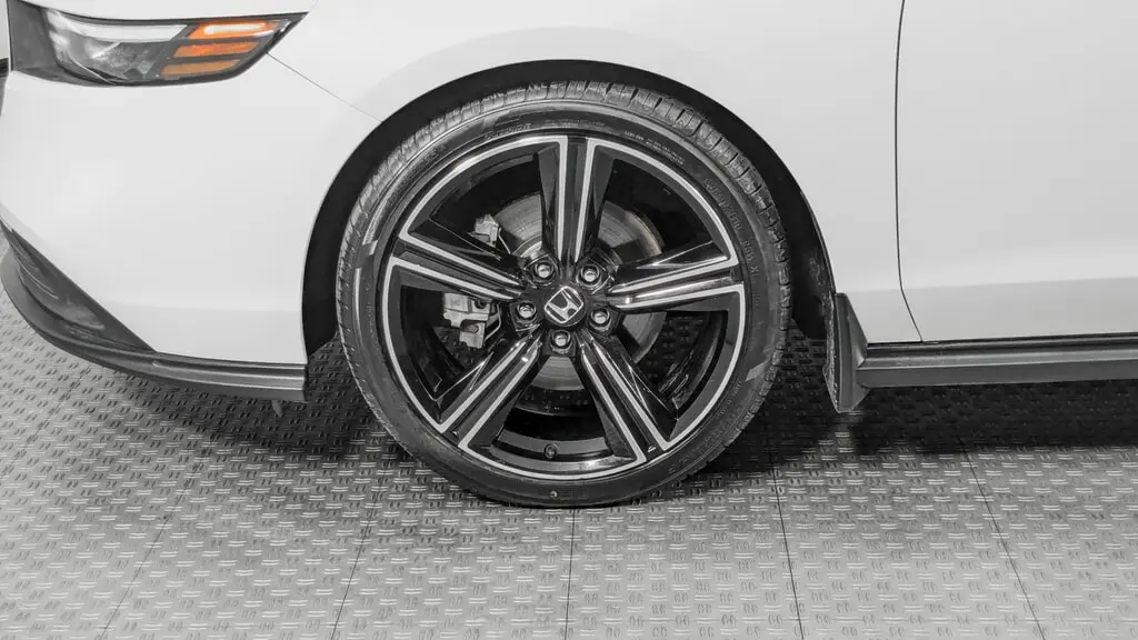 2025 HONDA ACCORD HYBRID SPORT photo 32