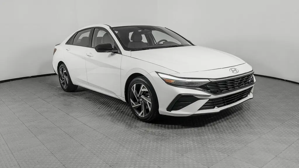 2025 HYUNDAI ELANTRA SEL SPORT photo 10