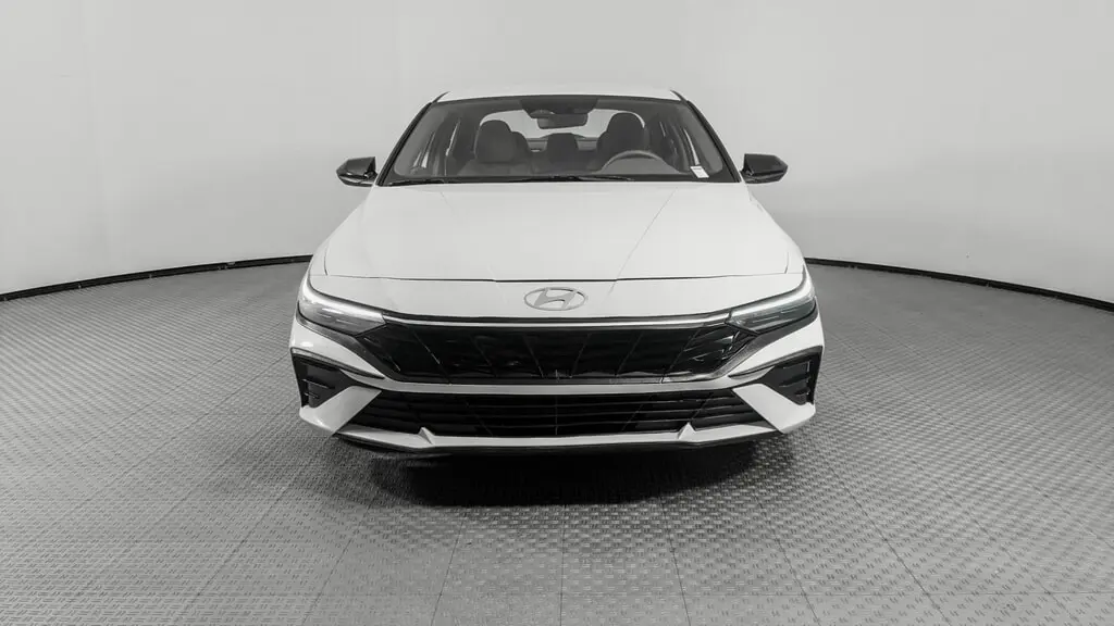 2025 HYUNDAI ELANTRA SEL SPORT photo 11