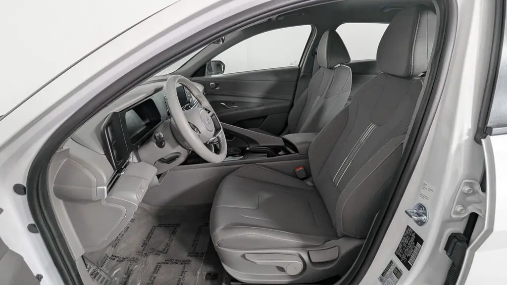 2025 HYUNDAI ELANTRA SEL SPORT photo 13