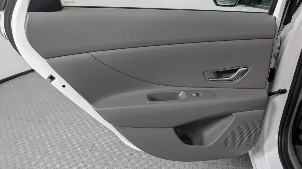 2025 HYUNDAI ELANTRA SEL SPORT photo 15
