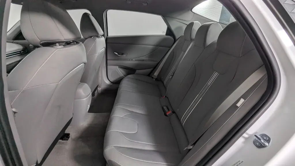 2025 HYUNDAI ELANTRA SEL SPORT photo 16