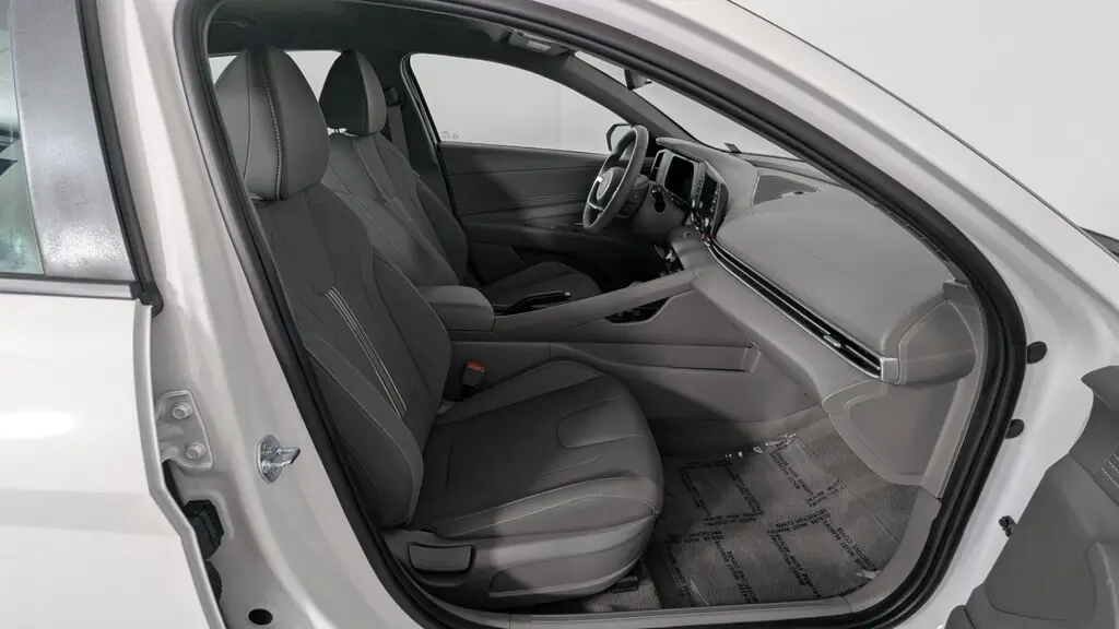 2025 HYUNDAI ELANTRA SEL SPORT photo 22