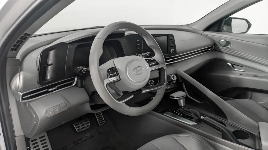 2025 HYUNDAI ELANTRA SEL SPORT photo 23