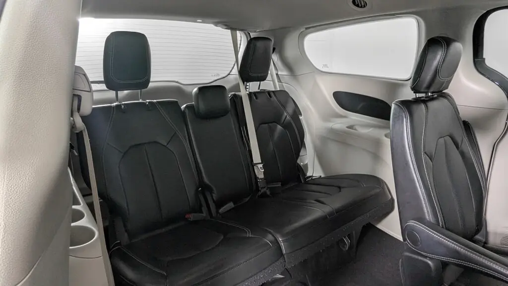 2024 CHRYSLER PACIFICA TOURING L photo 20