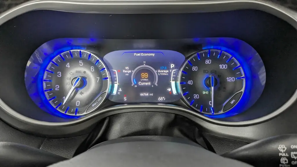 2024 CHRYSLER PACIFICA TOURING L photo 26