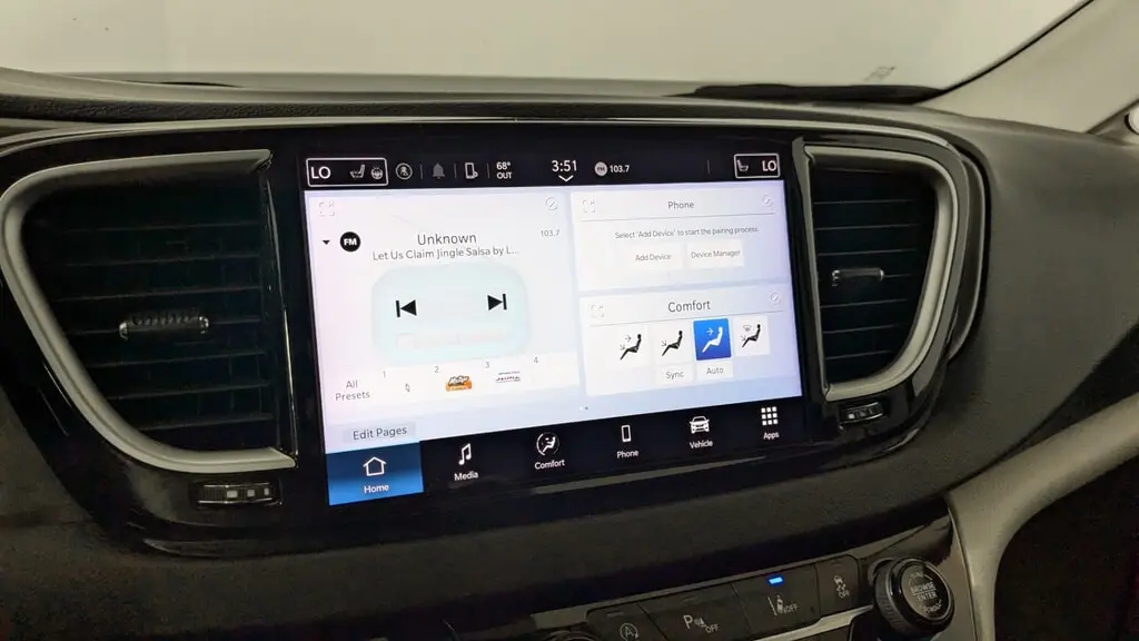 2024 CHRYSLER PACIFICA TOURING L photo 28