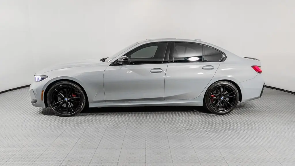 2023 BMW 3 SERIES 330I M SPORT photo 2