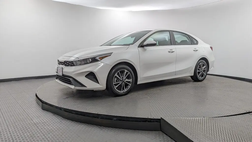2022 KIA FORTE LXS photo 1