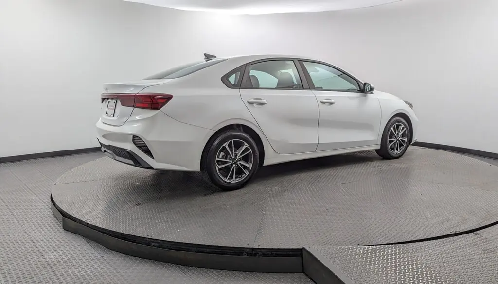 2022 KIA FORTE LXS photo 7